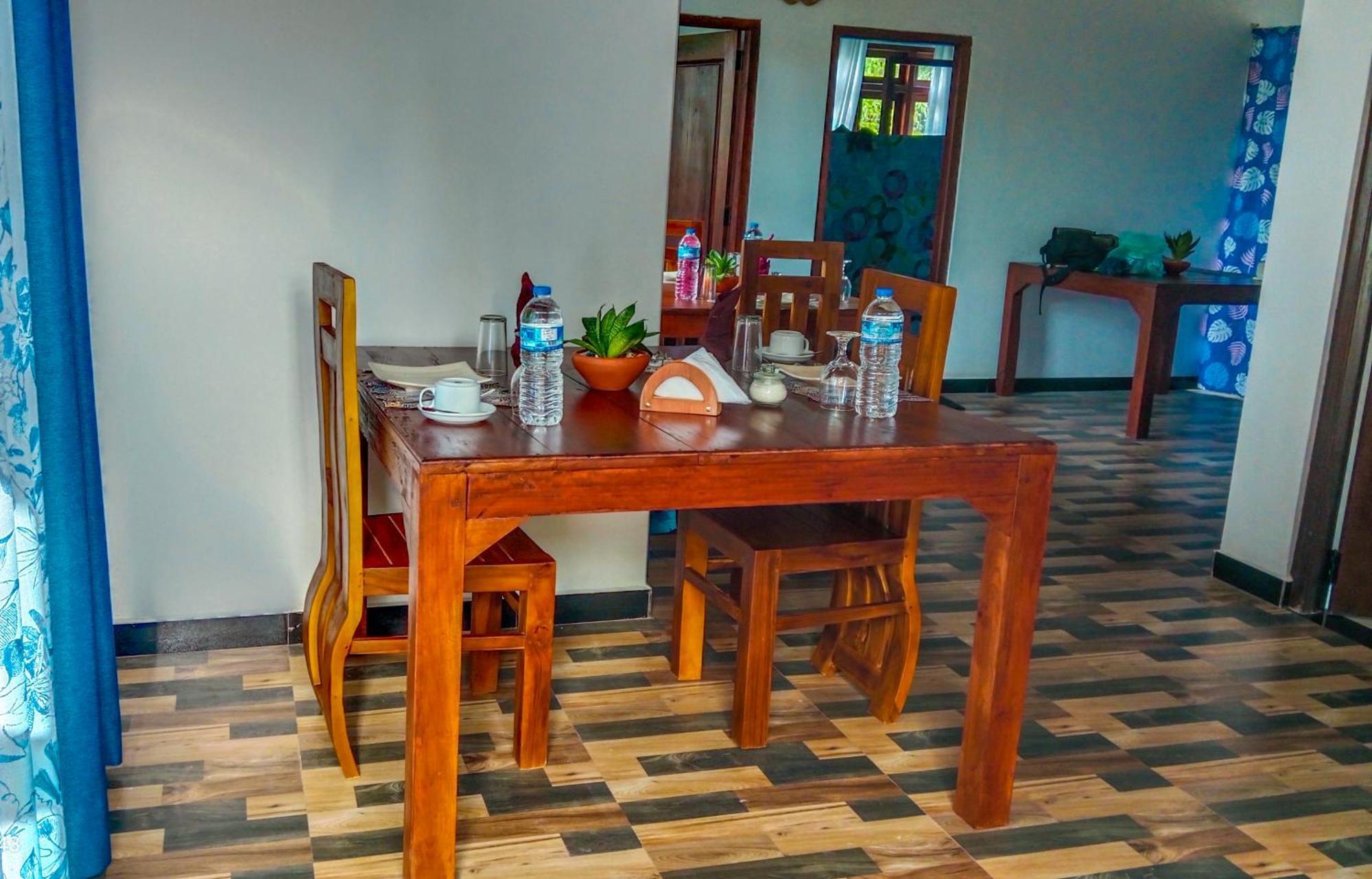 Dew Ashi Homestay 锡吉里亚 外观 照片