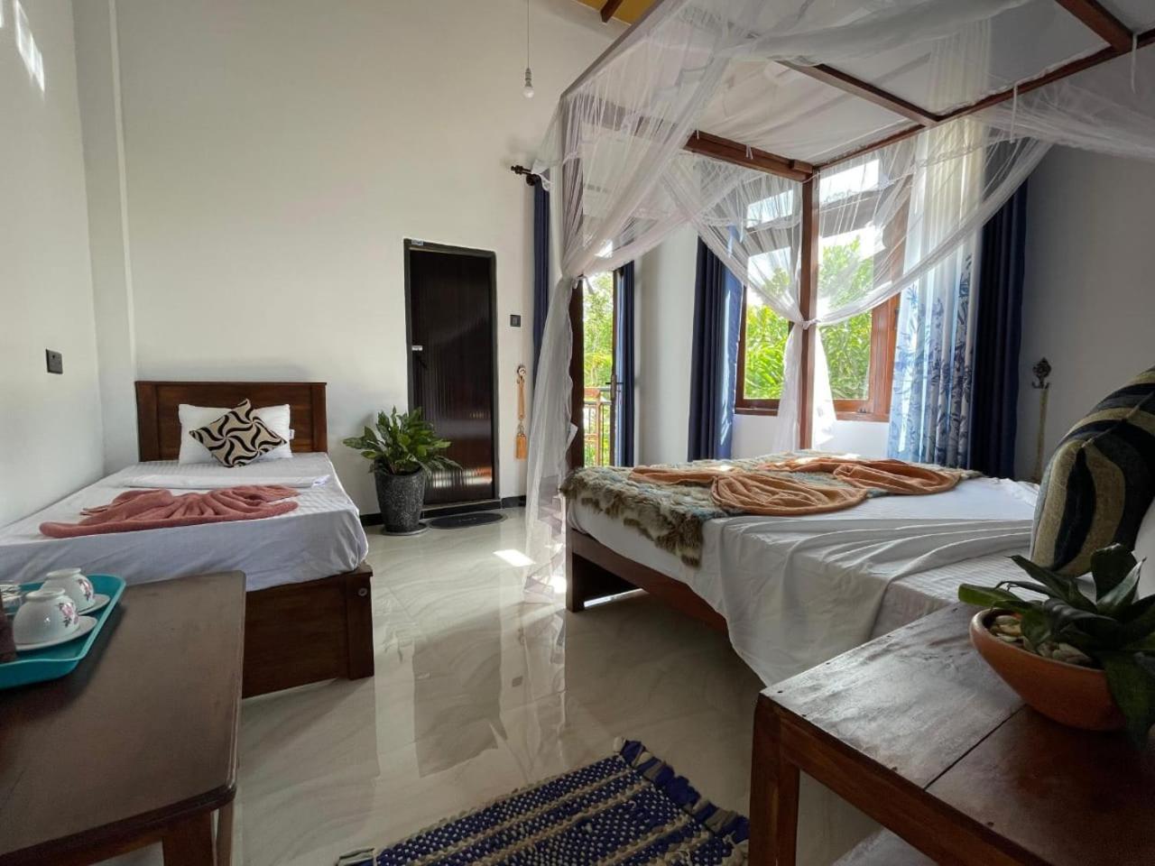 Dew Ashi Homestay 锡吉里亚 外观 照片