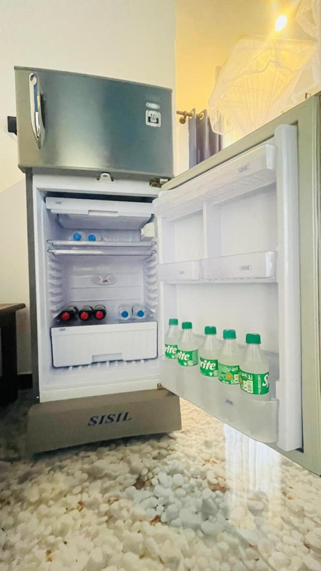 Dew Ashi Homestay 锡吉里亚 外观 照片